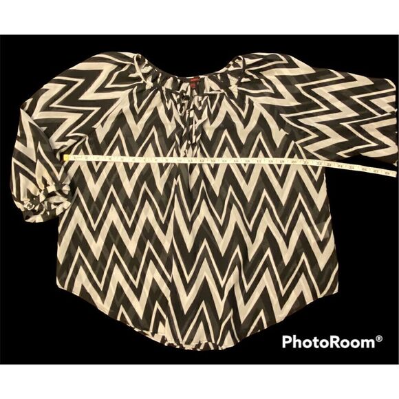 Woman’s Bongo SZ L Black/White Print Sheer Top - Picture 4 of 7